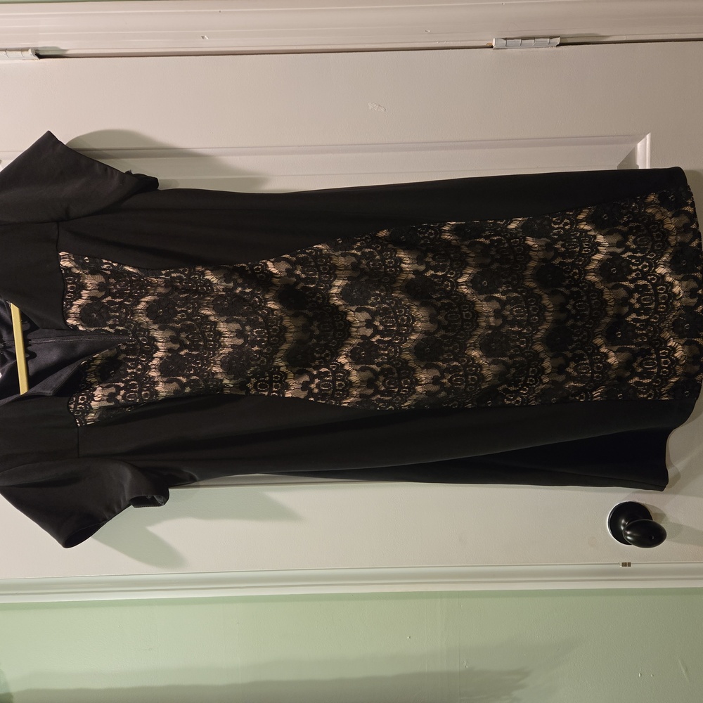 Black Betsy & Adam lace center dress 👗 size 18